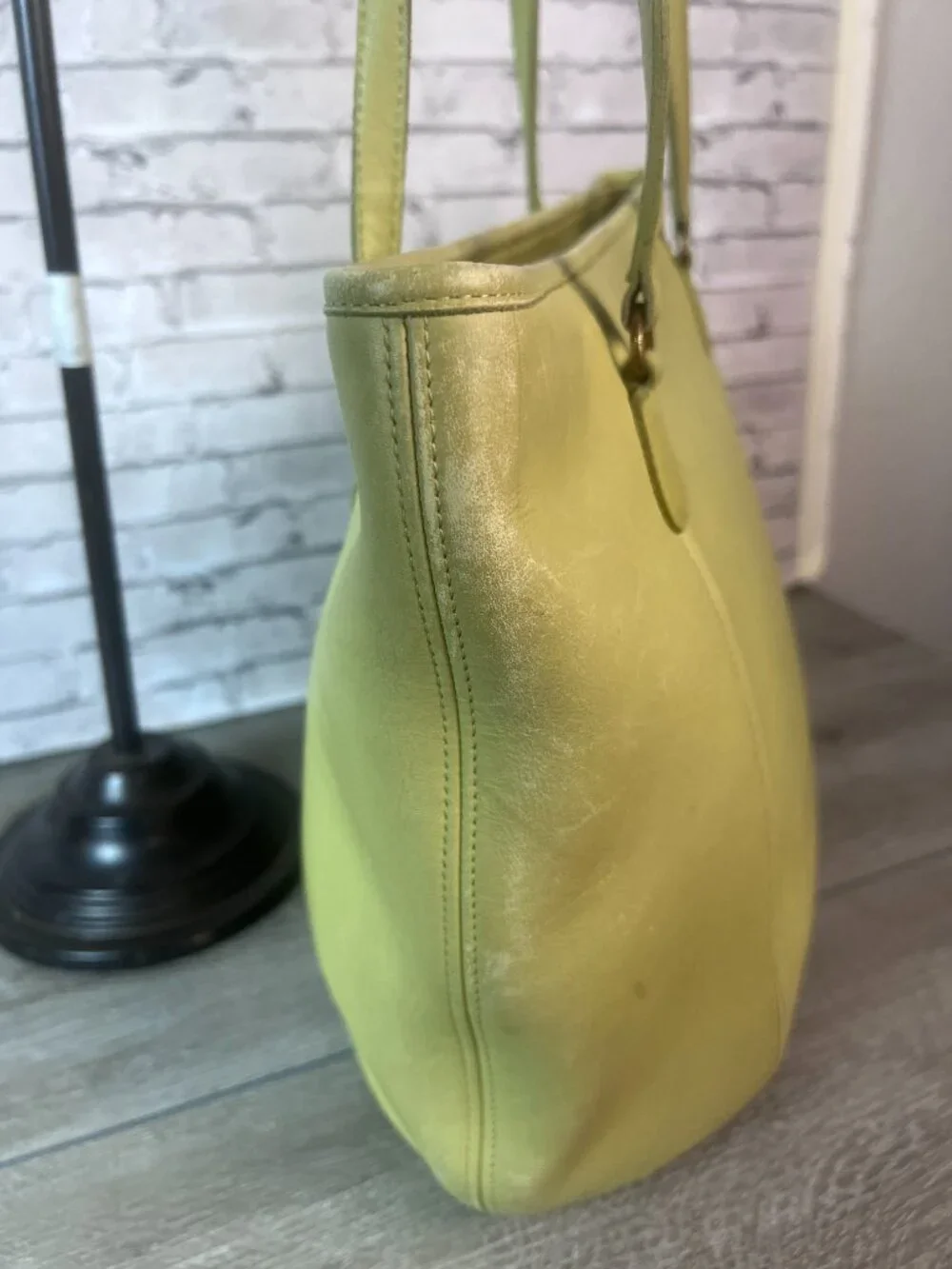 RARE COLOR!! Coach Vintage Medium Framed Pouch 9998 in Lime